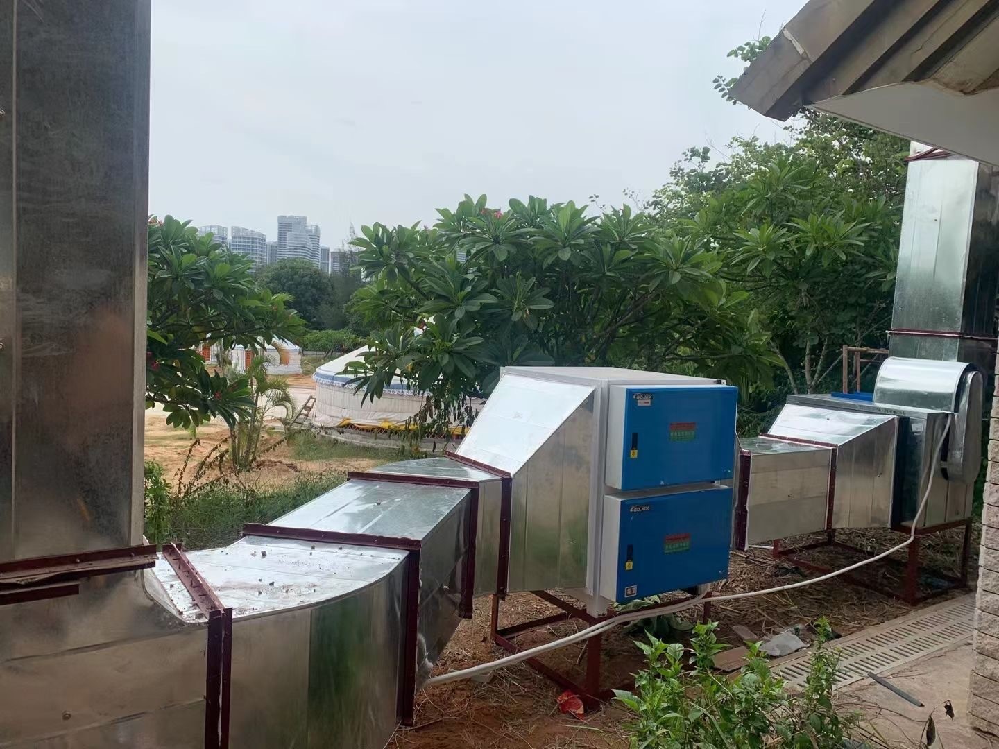 油煙凈化器，油煙凈化設(shè)備，油煙凈化機